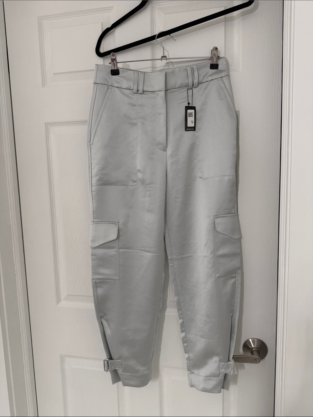 Express Silver-Gray Garment Tag Detail